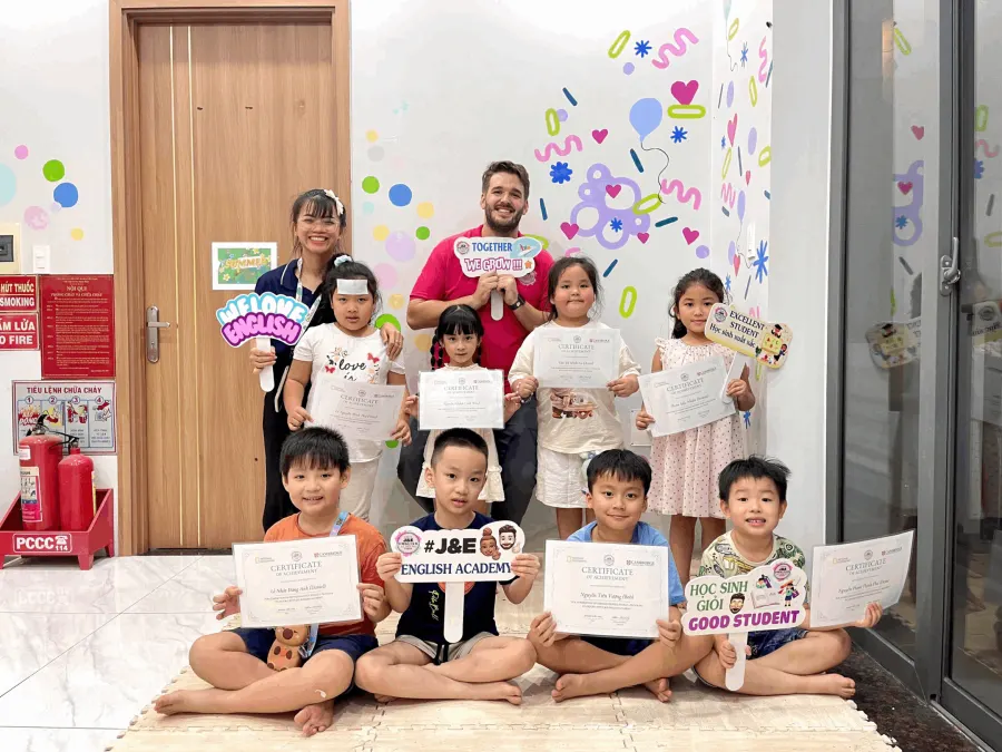 J&E ENGLISH ACADEMY - Trung Tâm Anh Ngữ J&E Việt Nam - Phường Trấn Biên