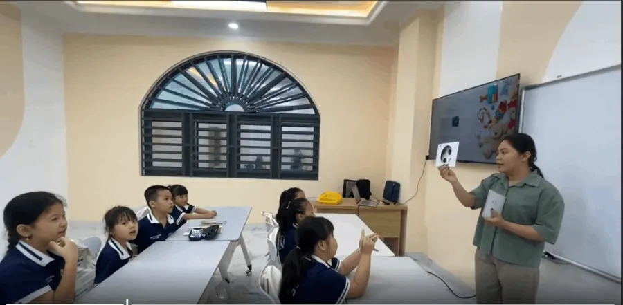 Trung tâm ngoại ngữ OrionStar - Long Hưng