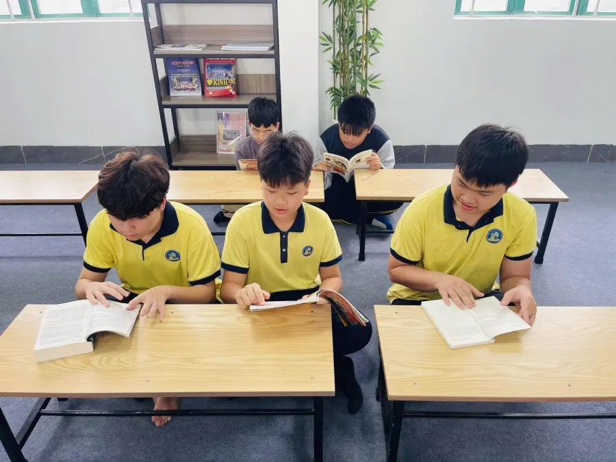 Trường Tiểu học, Trung học cơ sở Kinh Đô
