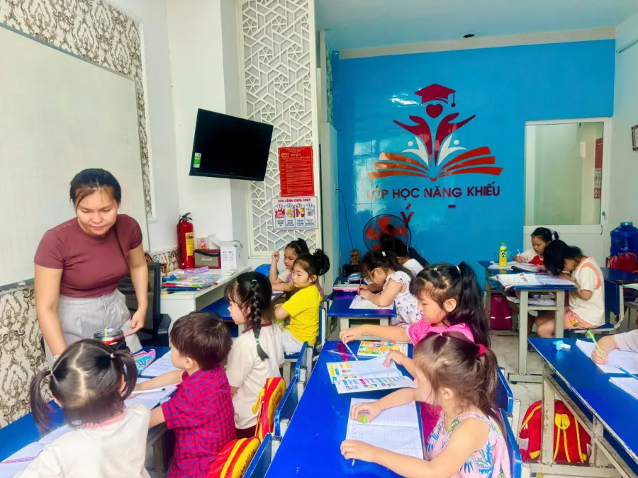 Lớp Học Năng Khiếu Ý Mỹ - Tân Định