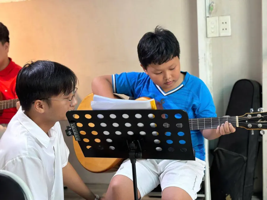 Trung Tâm Leon Music (Guitar) - Thông Tây Hội