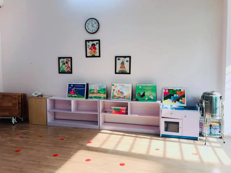 Trường mầm non Cầu Vồng  (Rainbow Montessori Kindergarten)