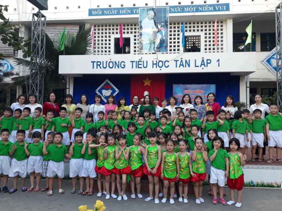 Trường mầm non 8-3
