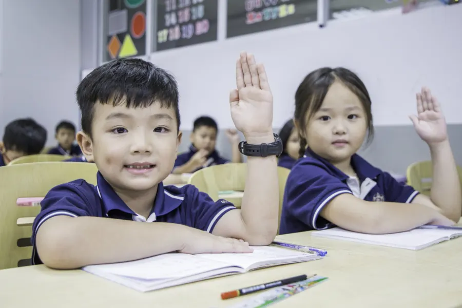 Trường tiểu học, THCS, THPT Á Châu