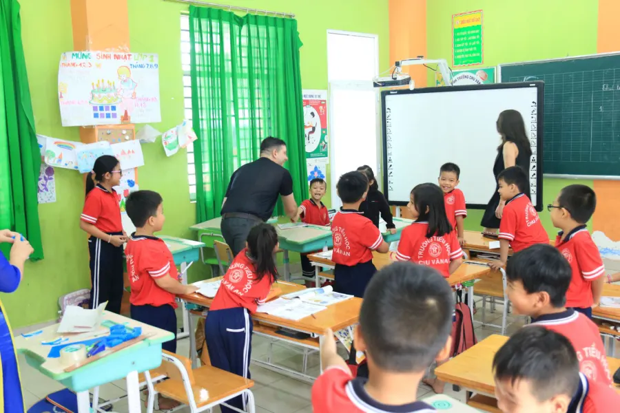 Trường Tiểu Học - THCS - THPT Chu Văn An