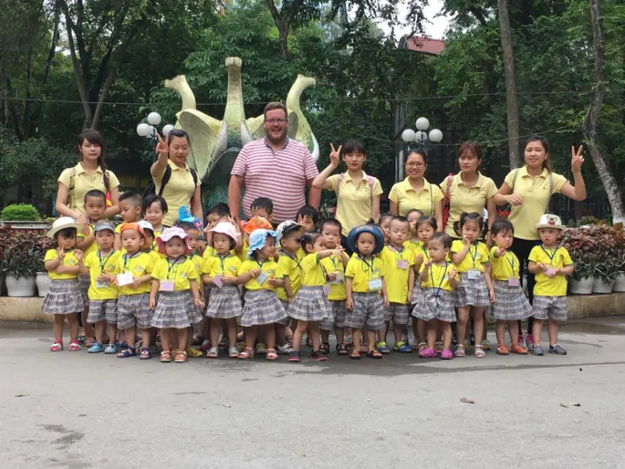 Trường mầm non Cầu Vồng (Rainbow Montessori Kindergarten)