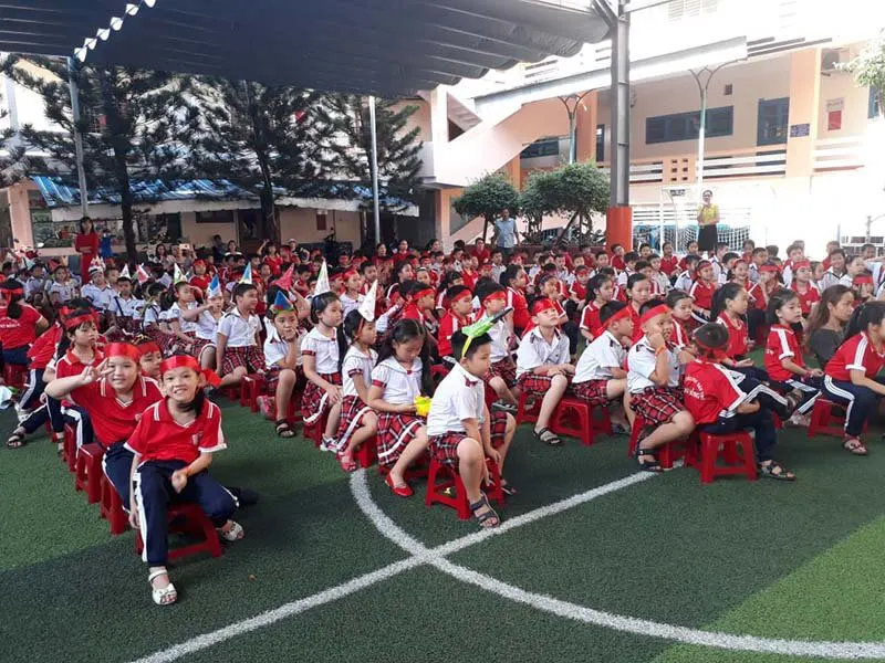 Trường tiểu học bán trú Phù Đổng