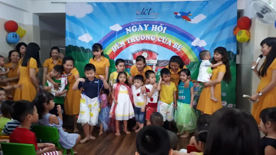 Trường mầm non Hoa Cúc Trắng