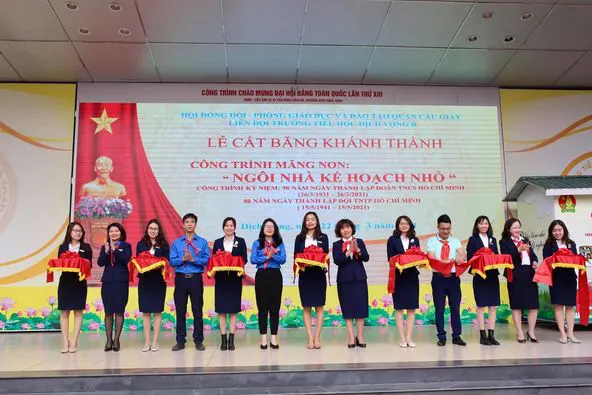 Trường tiểu học Dịch Vọng B