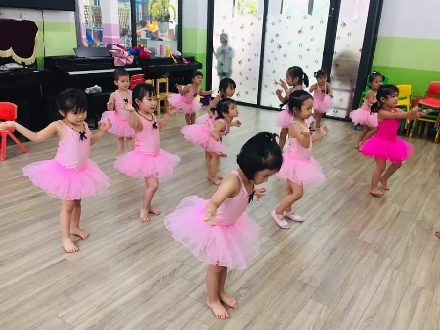 Trường Mầm Non Miền Đất Tuổi Thơ (Neverland Montessori )