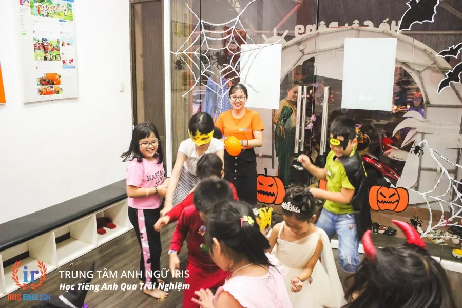 IRIS English Kids (Tiếng Anh Giao Tiếp Trẻ Em)