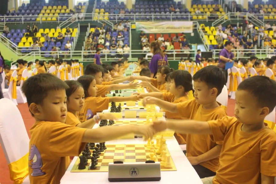 Trung Tâm Cờ Hoàng Gia Royal Chess - Long Trường