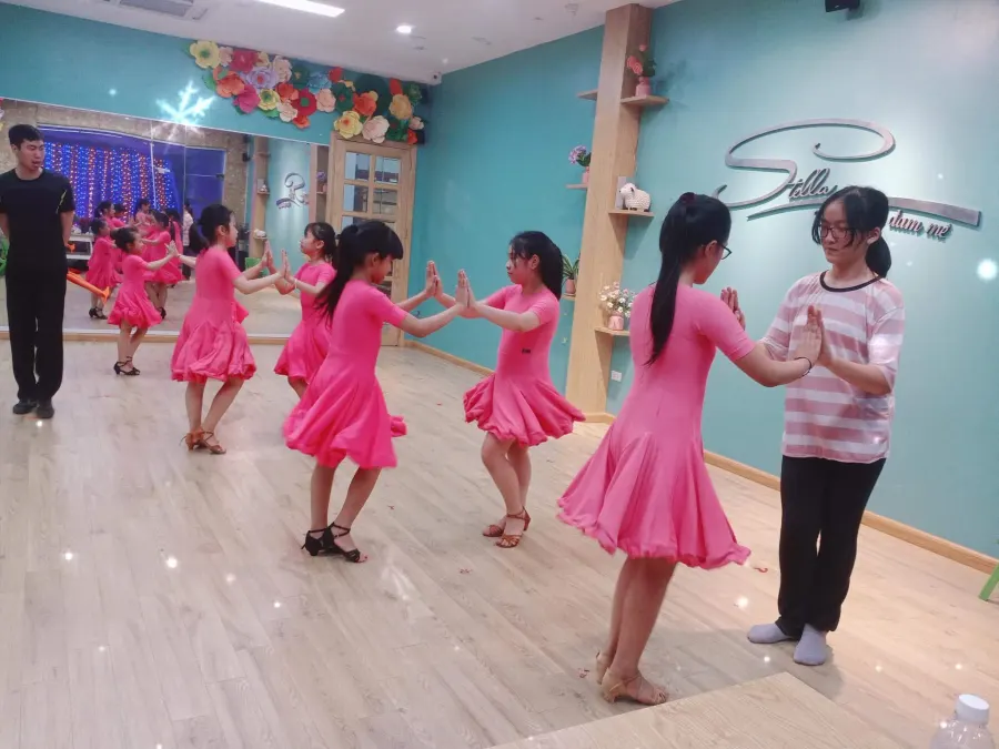Trung Tâm Nghệ Thuật Stella - Vĩnh Hưng