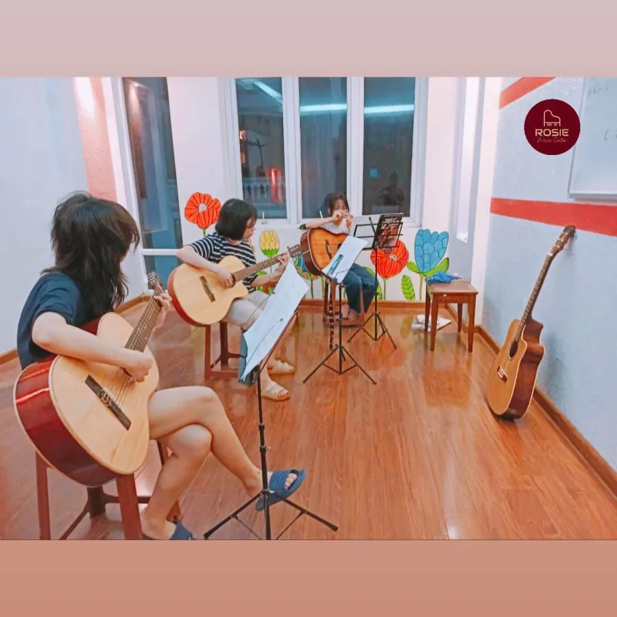 Trung Tâm Nghệ Thuật Rosie - Cầu Diễn