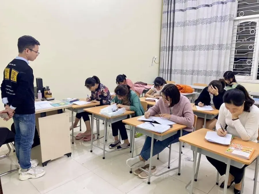 Ngoại Ngữ Full House CS 2