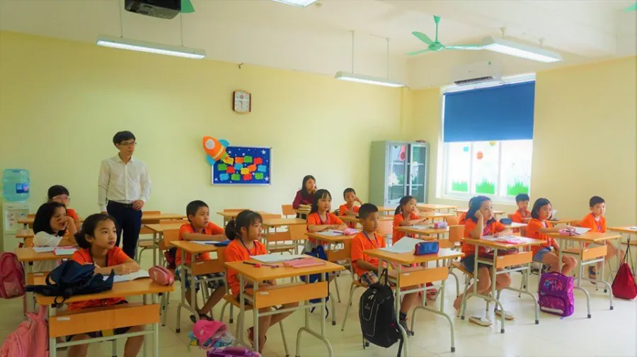 Trường Tiểu học và Trung học cơ sở Victoria Thăng Long