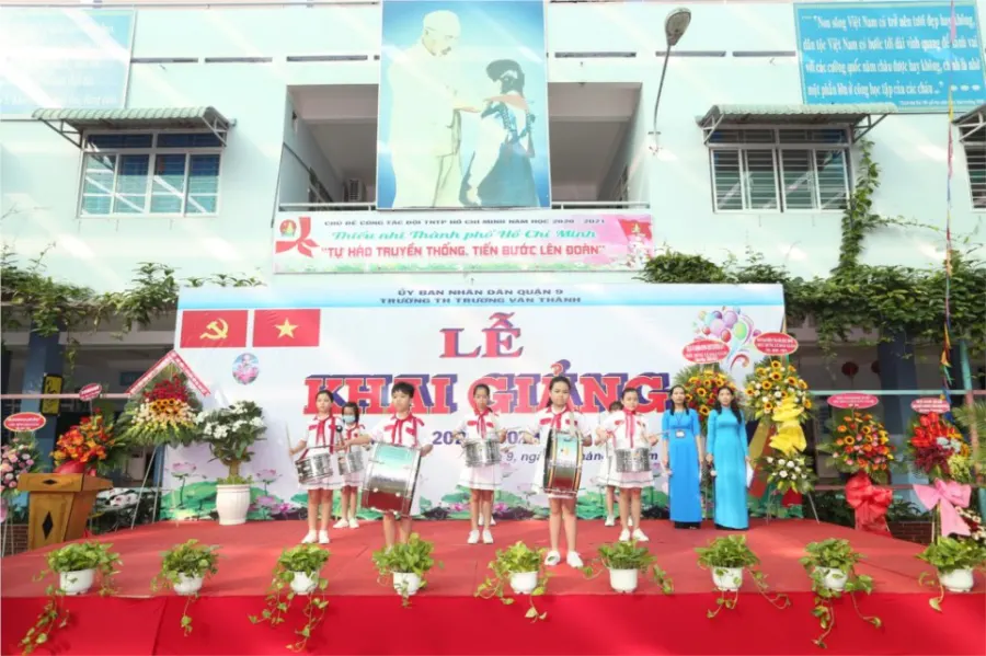 Trường Tiểu học Trương Văn Thành