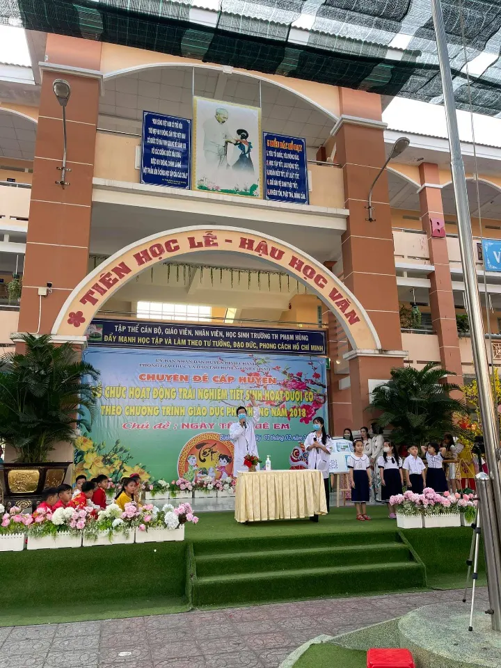 Trường Tiểu Học Phạm Hùng