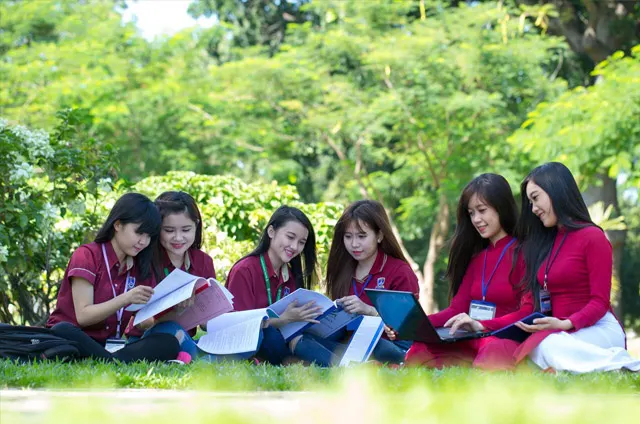 Trung Tâm Ngoại Ngữ Đại Học Nguyễn Tất Thành - Phường 13