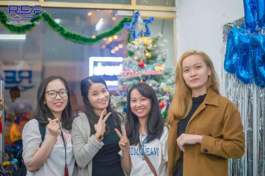 Trung Tâm Anh Ngữ REF (REF English Center)