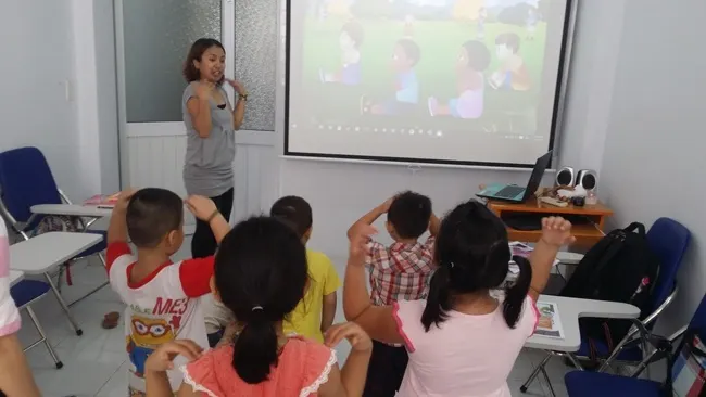 Trung Tâm Anh Ngữ Color English Center
