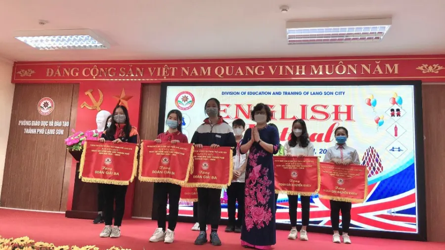 Trung Tâm Ngoại Ngữ EKIDs