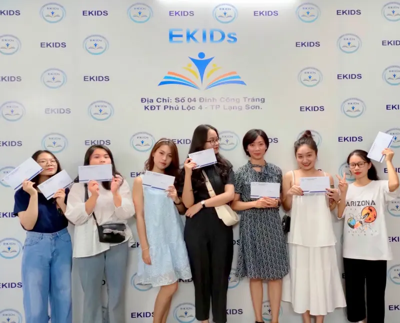 Trung Tâm Ngoại Ngữ EKIDs