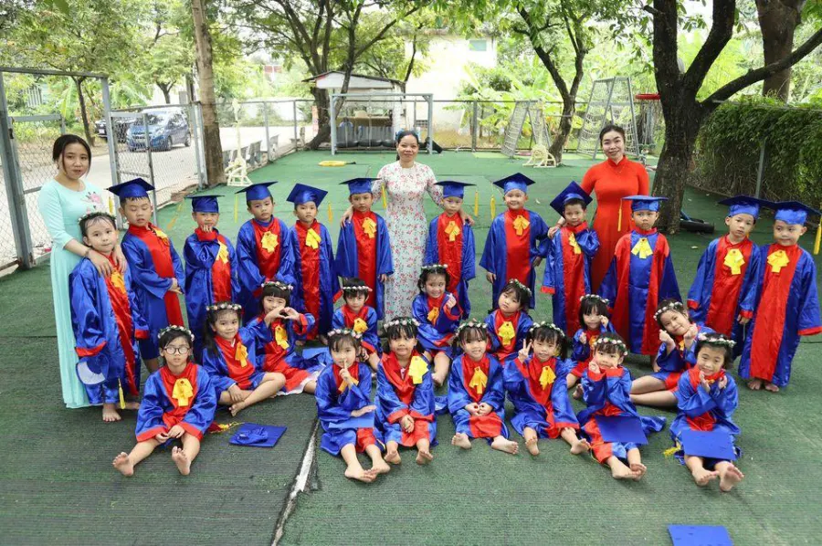 Trường Mầm Non Hoa Hồng Đỏ