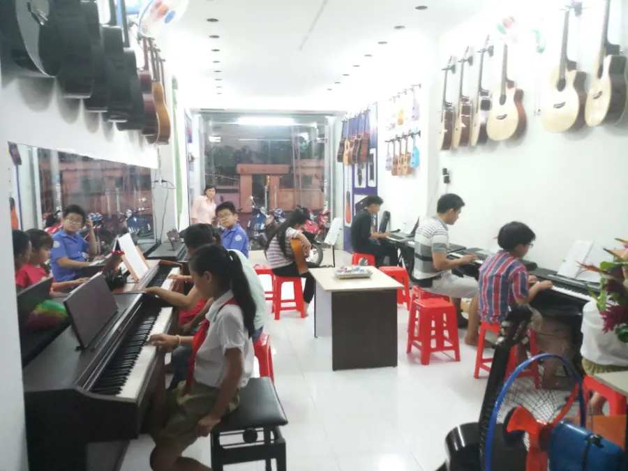 Trung Tâm Âm Nhạc Steinway